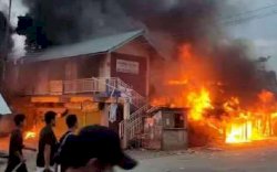 Rumah Kediaman Menteri Luar Negeri India Dibakar