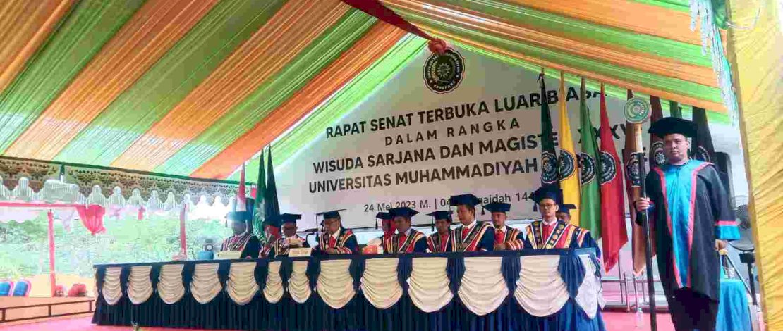 Hadiri Wisuda UMPAR, Taufan Pawe Ingatkan Pendidikan Berkualitas Menuju Indonesia Emas