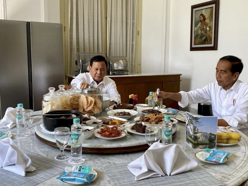Prabowo Pamer Foto Makan Bareng Jokowi di Instagram