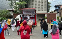 Meriah, Puluhan Ibu-ibu di Mamajang Ikuti Senam Sehat BE5TI Andi Tenri Uji