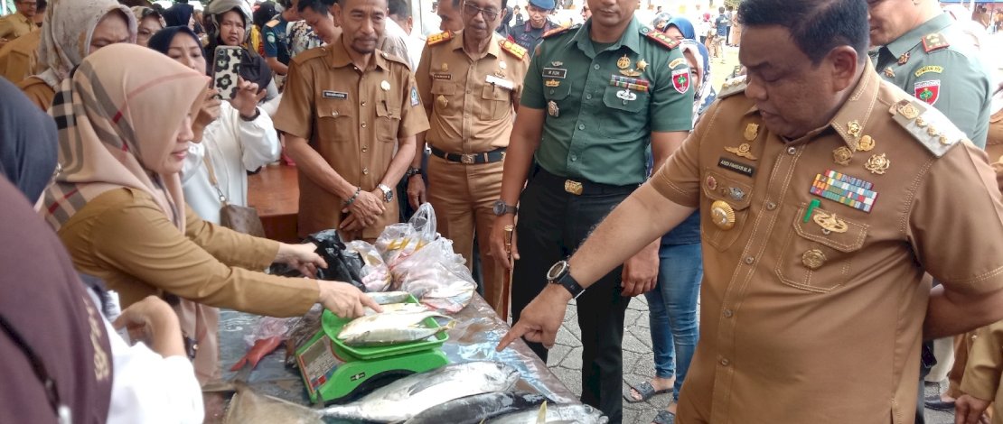 Pemerintah Kabupaten Bone kembali menggelar kegiatan pasar murah yang bertujuan untuk menjaga kestabilan harga bahan pokok sekaligus pengendalian inflasi. Pemerintah Kabupaten Bone kembali menggelar kegiatan pasar murah yang bertujuan untuk menjaga kestabilan harga bahan pokok sekaligus pengendalian inflasi.