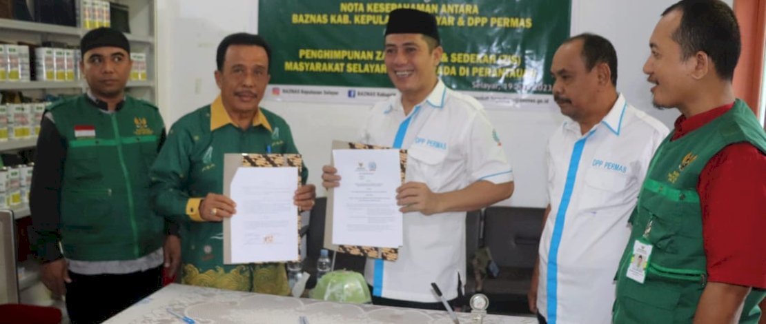 Badan Amil Zakat Nasional (Baznas) Kabupaten Kepulauan Selayar bersama DPP Persatuan Masyarakat Selayar melakukan penandatangan nota kesepahaman tentang Zakat, Infaq dan Sedekah (ZIS) masyarakat Selayar yang ada di perantauan. 