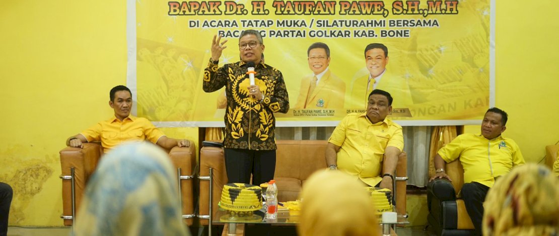 Ketua Golkar Sulsel, Taufan Pawe, memimpin Konsolidasi Pemenangan Pemilu 2024 bersama pengurus dan bacaleg Golkar Bone. Ketua Golkar Sulsel, Taufan Pawe, memimpin Konsolidasi Pemenangan Pemilu 2024 bersama pengurus dan bacaleg Golkar Bone.