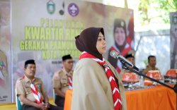 Ketua Kwartir Cabang Gerakan Pramuka Kota Parepare, Erna Rasyid Taufan Lantik Pengurus  Kec Ujung