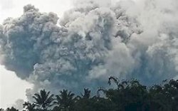 5 Kali Erupsi, Semeru Keluarkan Status Waspada