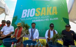 Mentan SYL Panen Padi dan Demonstrasikan Biosaka di Maros