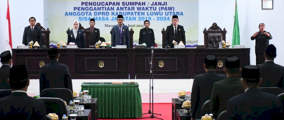 Rapat Paripurna DPRD Luwu Utara dengan agenda Pengucapan Sumpah/Janji Penggantian Antar Waktu (PAW) Anggota DPRD Kabupaten Luwu Utara Sisa Masa Jabatan 2019-2024, di Ruang Paripurna DPRD Luwu Utara, Kamis, 22 Juni 2023.