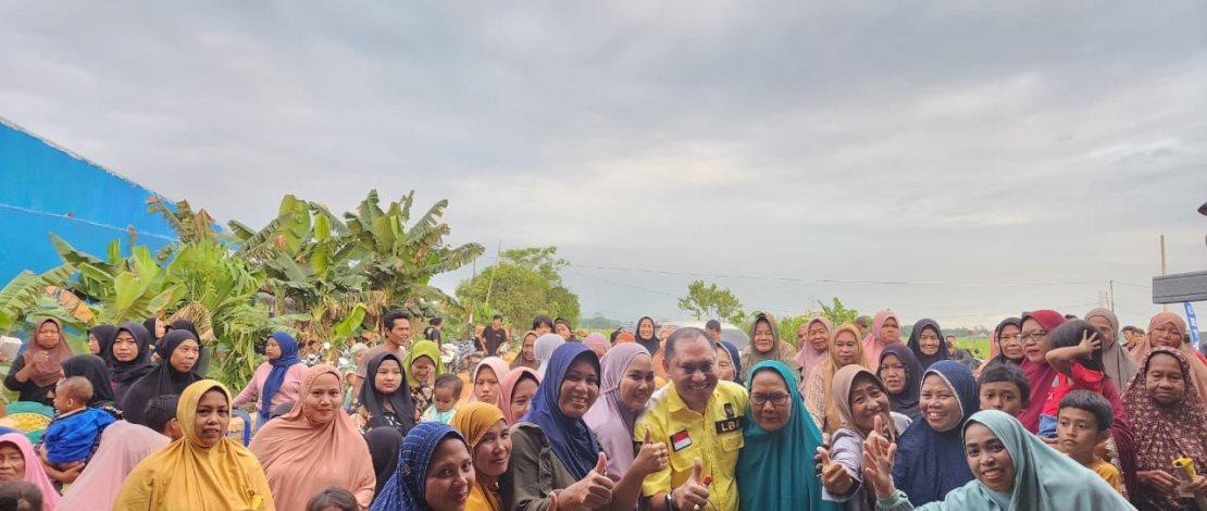 Lukman B Kady mendapat sambutan hangat saat bersilaturahmi dengan warga.