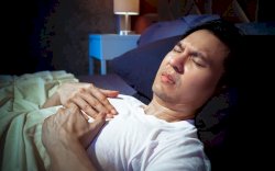 Lima Cara Mengatasi Nyeri Ulu Hati pada Malam Hari