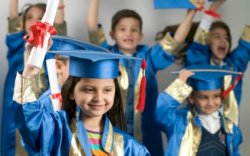 Tidak Wajib.!! Pemerintah Terbitkan Edaran tentang Wisuda TK hingga SMA