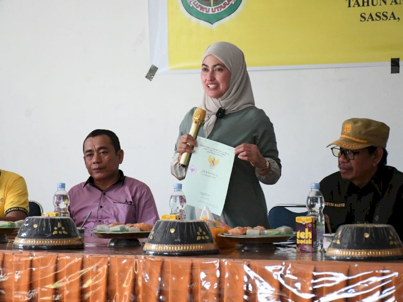 Bupati Luwu Utara Kembali Bagikan Sertifikat Gratis pada Warga