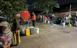 BPBD Sulsel Bantu Distribusi Air Bersih di Ratusan Rumah Warga di Kompleks Kodam 3 Makassar