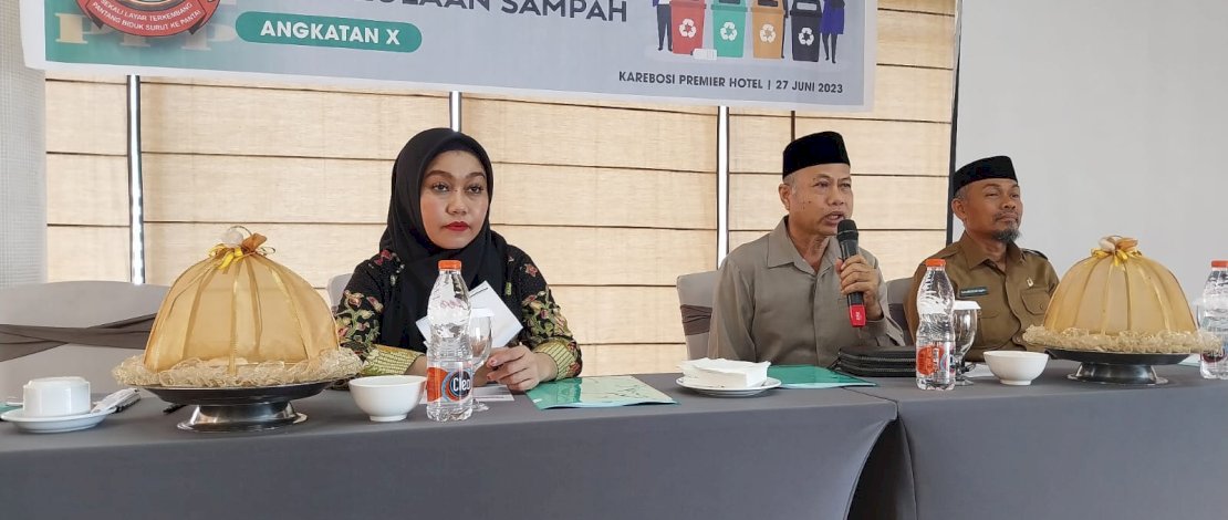 Anggota DPRD Kota Makassar, Abdul Wahid, membuka sekaligus menjadi narasumber pada kegiatan sosialisasi penyebaran produk hukum daerah Perda Nomor 4 Tahun 2011 Tentang Pengelolaan Sampah, yang diselenggarakan Sekretariat DPRD Kota Makassar, di Hotel Karebosi Premier, Selasa, 27 Juni 2023. Anggota DPRD Kota Makassar, Abdul Wahid, membuka sekaligus menjadi narasumber pada kegiatan sosialisasi penyebaran produk hukum daerah Perda Nomor 4 Tahun 2011 Tentang Pengelolaan Sampah, yang diselenggarakan Sekretariat DPRD Kota Makassar, di Hotel Karebosi Premier, Selasa, 27 Juni 2023.