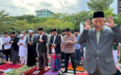 'Ikut Muhammadiyah' , Ketua DPRD Rudianto Lallo  Salat Idul Adha Hari Ini