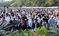 Shalat Idul Adha Bareng SYL, Danny Pomanto : Momentum Persatuan