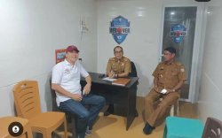 Plt. Camat Makassar Harun Rani Kunjungi Posko Kontainer Siaga Bencana dan Kantibmas di Kelurahan Maradekaya Selatan
