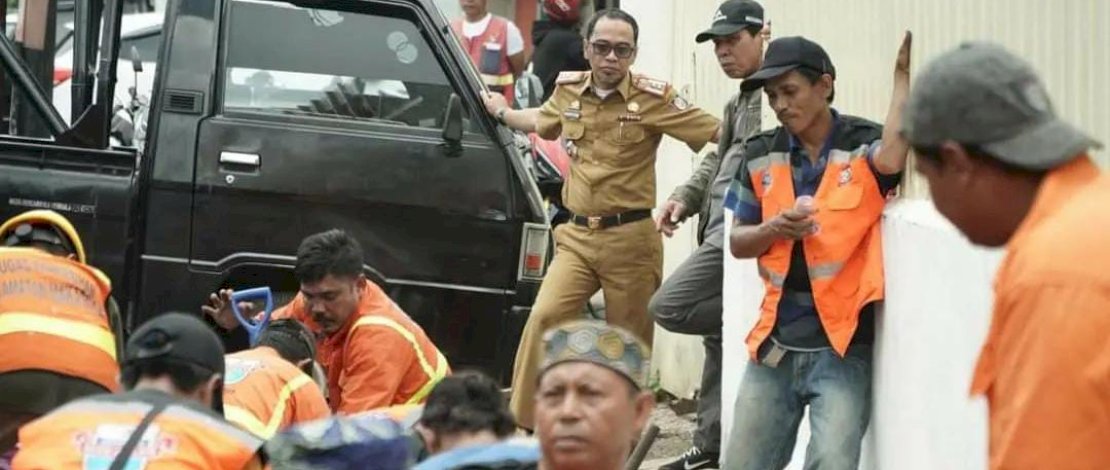  Plt.Camat Makassar Tanggap Terhadap Laporan Warga dan Memobilisasi Satgas Kebersihan