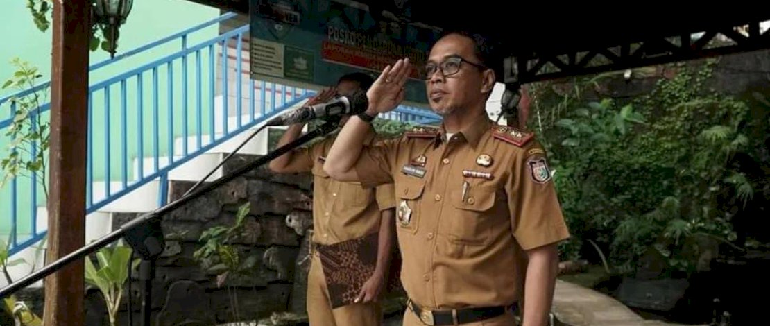 Plt.Camat Makassar Mendorong Kedisiplinan dan Pelayanan Prima pada Upacara Pagi