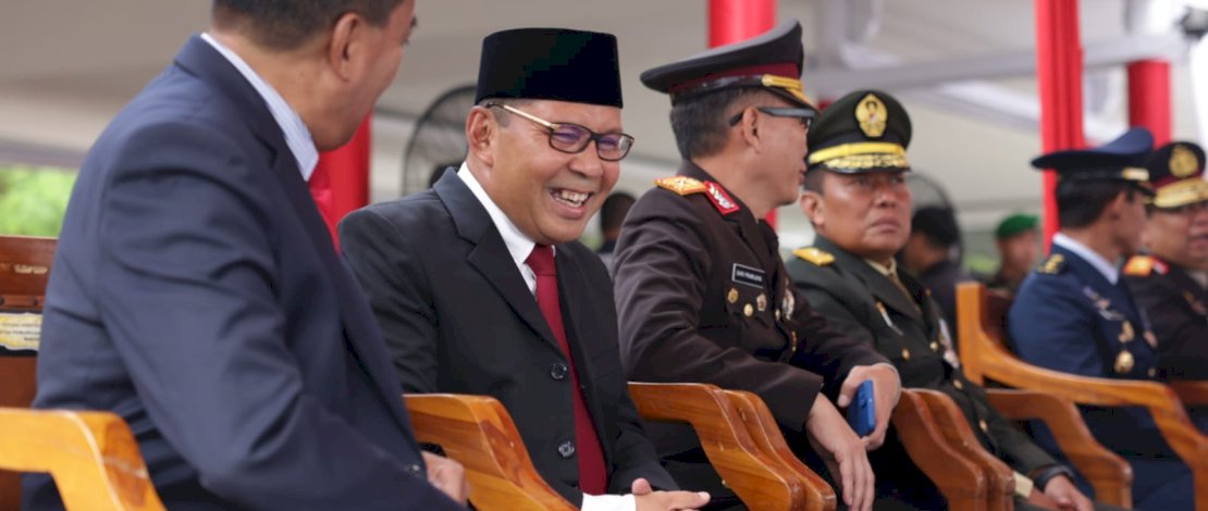 Wali Kota Makassar Moh Ramdhan Pomanto menghadiri peringatan Hari Bhayangkara ke-77 di Kantor Gubernur, Sabtu, 1 Juli 2023.