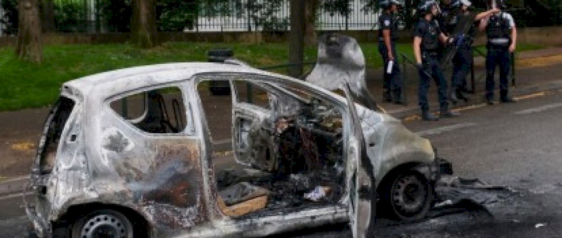 Prancis Rusuh: 1.311 Orang Ditangkap, 700 Toko Dijarah 