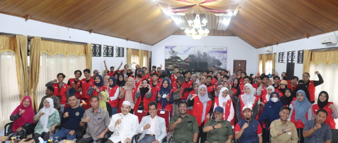 Wakil Bupati Kepulauan Selayar, Saiful Arif, menyambut kedatangan mahasiswa Kuliah Kerja Nyata (KKN) Universeitas Hasanuddin (Unhas) Makassar, di Baruga Dekranasda Kepulauan Selayar, Minggu, 2 Juli 2023. Wakil Bupati Kepulauan Selayar, Saiful Arif, menyambut kedatangan mahasiswa Kuliah Kerja Nyata (KKN) Universeitas Hasanuddin (Unhas) Makassar, di Baruga Dekranasda Kepulauan Selayar, Minggu, 2 Juli 2023.