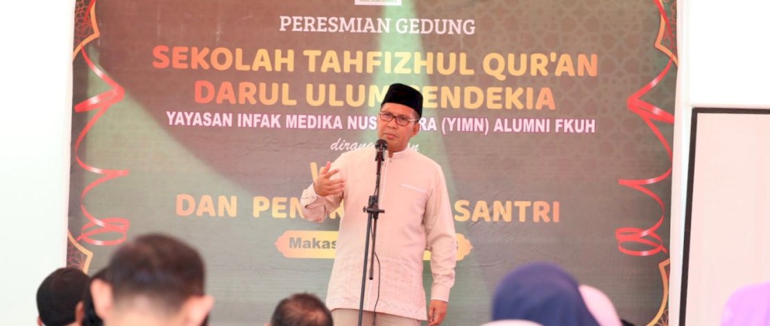 Wali Kota Makassar Moh Ramdhan Pomanto meresmikan gedung Sekolah Tahfizhul Qur'an Darul Ulum Cendikia Yayasan Infak Media Nusantara Fakultas Kedokteran Universitas Hasanuddin, di Tamangapa Raya, Antang Manggala, Minggu, 2 Juli 2023.
