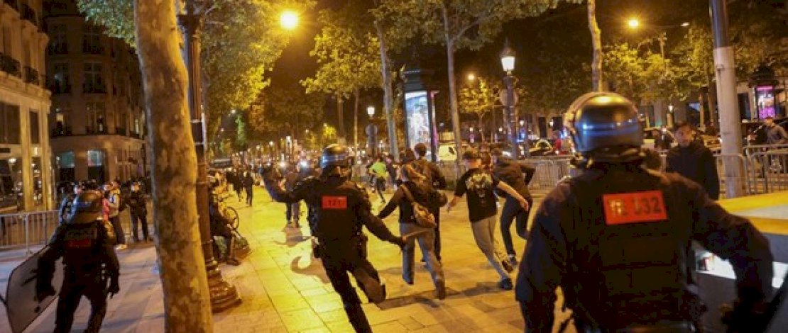 Rumah Wali Kota di Paris Nyaris Dibakar Massa, Anaknya Terluka