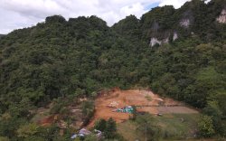 Tidak Miliki Izin, Masyarakat dan Walhi Sulsel Desak Pemerintah Hentikan Pembangunan Pabrik Aspal di Desa Samangki