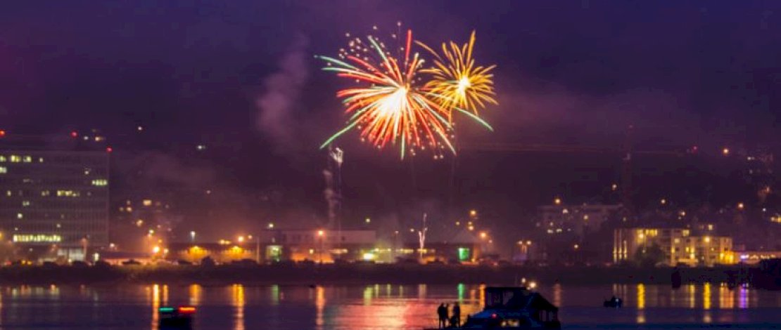 Warga AS merayakan Fourth of July dengan berbagai kegiatan 
