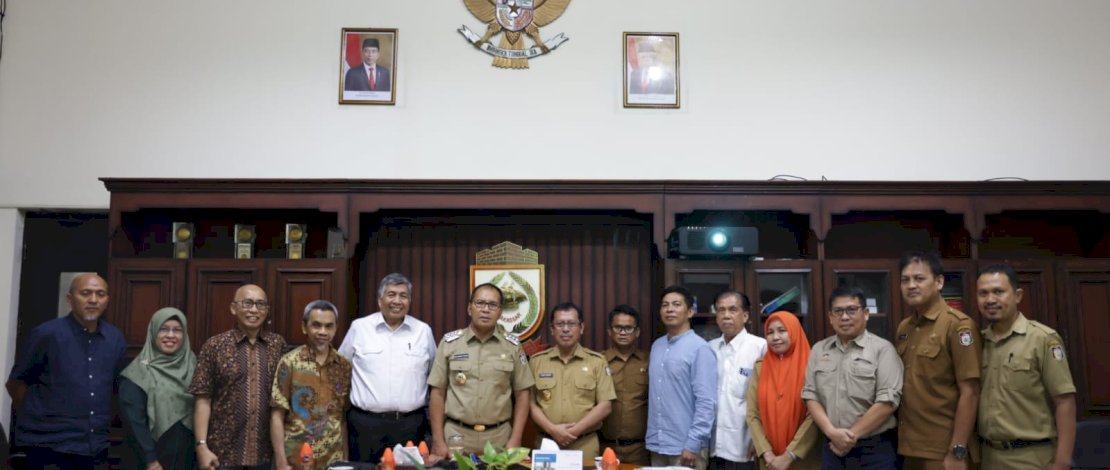 Pemkot Makassar mengumumkan tiga investor yang lolos pada proyek Pengolahan Sampah menjadi Energi Listrik (PSEL) pada laman website makassarkota.go.id. 