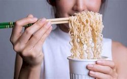 Perlu Diketahui!! Ini Bahaya Konsumsi Makanan Instan