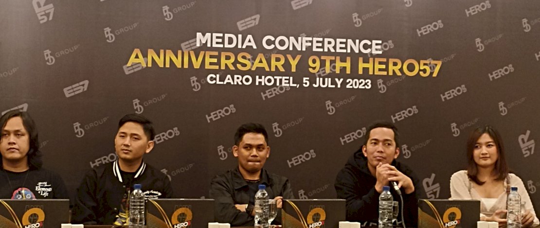 Media conference Anniversary 9th Hero57 bersama founder 57 Group Reza Pahlawan dan para bintang tamu di Claro Hotel, Rabu (5/7/2023). 
