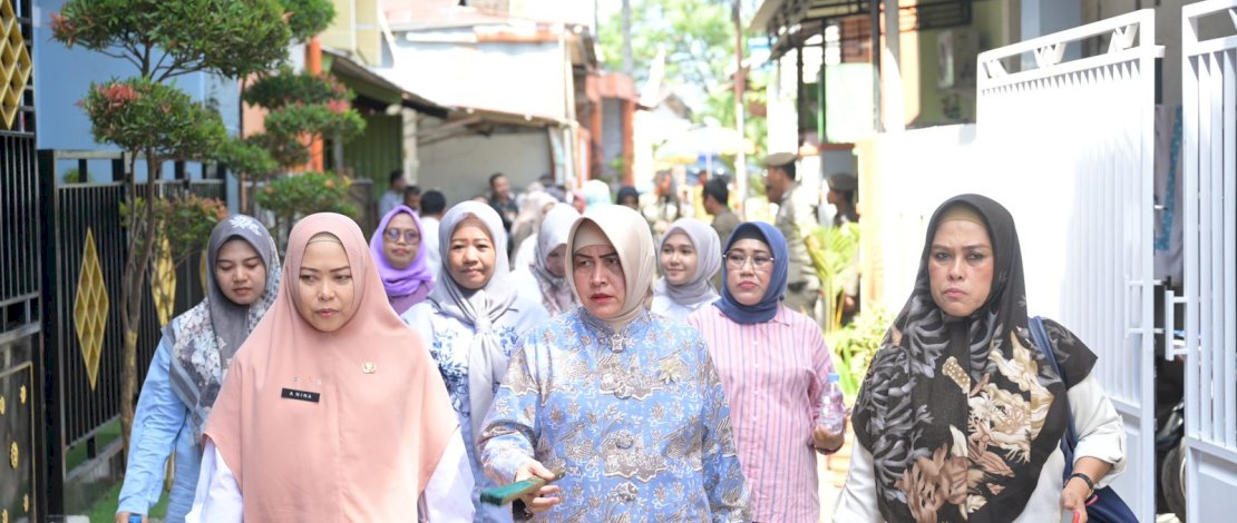 Ketua TP PKK Kota Makassar Indira Yusuf Ismail kembali meninjau Kelurahan Maccini Sombala secara langsung untuk melihat dan mematangkan persiapan ke ajang nasional
