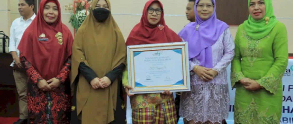 Takalar Raih Penghargaan &ldquo;Perempuan Berjasa dan Berprestasi Tk. Prov. Sulsel