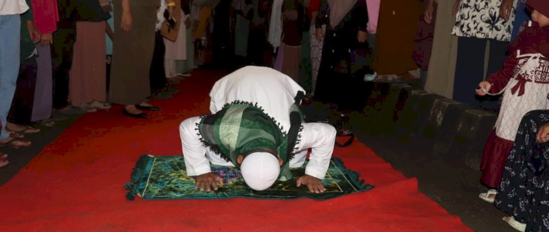 Rombongan jemaah haji Kabupaten Kepulauan Selayar yang tergabung dalam Kloter 2 (dua) Debarkasi Makassar tiba kembali di Benteng Selayar, Kamis, 6 Juli 2023, sekitar pukul 18.00 Wita.