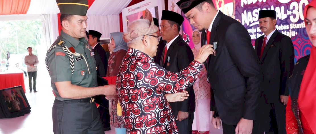 Bupati Gowa Raih Satyalancana Wira Karya Bangga Kencana