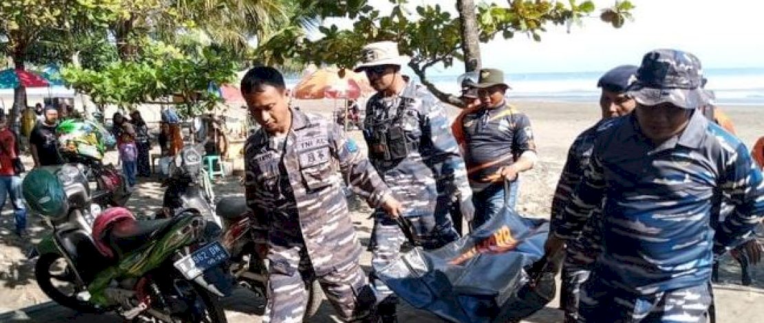 TNI AL&nbsp;Bakal Pasang Tali Pembatas di Zona Larangan Berenang di Pantai Pangandaran
