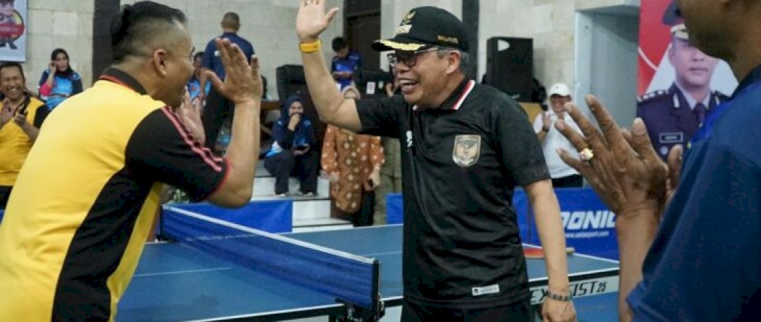 Taufan Pawe Buka Turnamen Tenis Meja Kapolres Cup