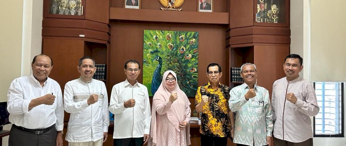 Tujuh inisiator Forum Silaturahim Purna Rektor Indonesia (FSPRI).diantaranya Prof. M. Asdar sebagai Ketua Umum, Prof. Saleh Pallu dari Universitas Bosowa (Unibos), Prof. Natsir Hamzah dari Universitas Muslim Indonesia (UMI), Prof. Abd Rahman dari Universitas Muhammadiyah Makassar (Unismuh), Prof. Baso Amang dari Universitas Islam Negeri Alauddin Makassar (UINAM), Prof. Rahman dari Universitas 45 Makassar, dan Andi Maryam dari UIT sebagai Sekretaris Jenderal.