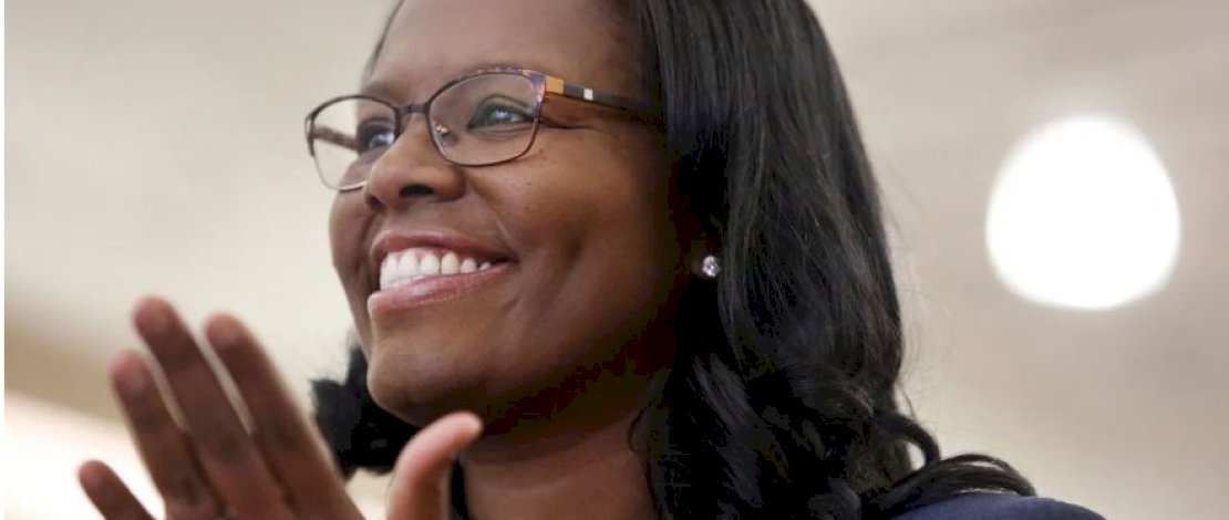 Nikki McCray-Penson semasa hidupnya merupakan atlet basket berprestasi yang dua kali memenangkan medali emas olimpiade dunia.