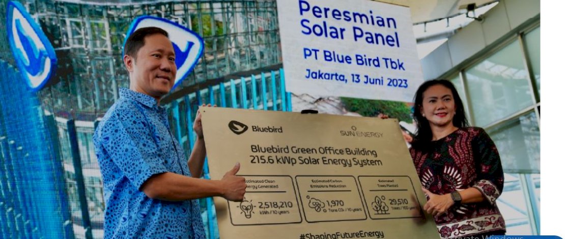Bluebird Siap Reduksi 2.000 Ton Emisi Karbon Per Tahun Melalui Implementasi Panel Surya