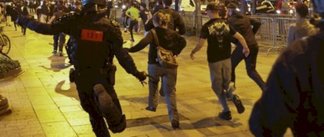 Aksi demonstrasi terjadi berhari-hari di kota Paris, Perancis, usai terjadi insiden remaja tewas karena ditembak polisi. (REUTERS/NACHO DOCE)