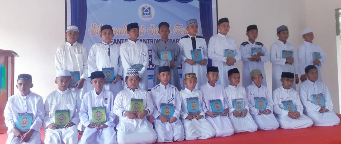 Pesantren Tahfizul Quran Badruttamam Cina Bone mengumumkan pembukaan program Madrasah Aliyah baru dengan fokus pada penguasaan bahasa Arab dan Inggris. Pesantren Tahfizul Quran Badruttamam Cina Bone mengumumkan pembukaan program Madrasah Aliyah baru dengan fokus pada penguasaan bahasa Arab dan Inggris.