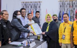 KPU Kota Parepare Terima Dokumen Persyaratan Bacaleg DPD Golkar Parepare