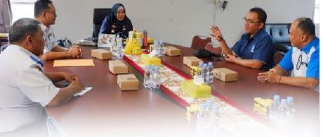 Kadishub Makassar - PT. MAB Teken Kontrak Kerjasama Bus Listrik untuk Transportasi Publik