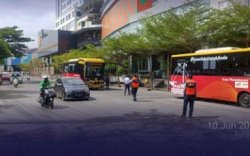 Tim Pengawasan Parkir Dinas Perhubungan Kota Makassar Berikan Teguran Jukir di Depan Mall Panakkukang