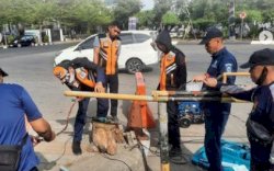 Jelang MNEK 2023 Seksi Pemeliharaan Sarpras Dishub&nbsp;&nbsp;Makassar Perbaiki Portal Parkir dan Pagar di Anjungan Pantai Losari
