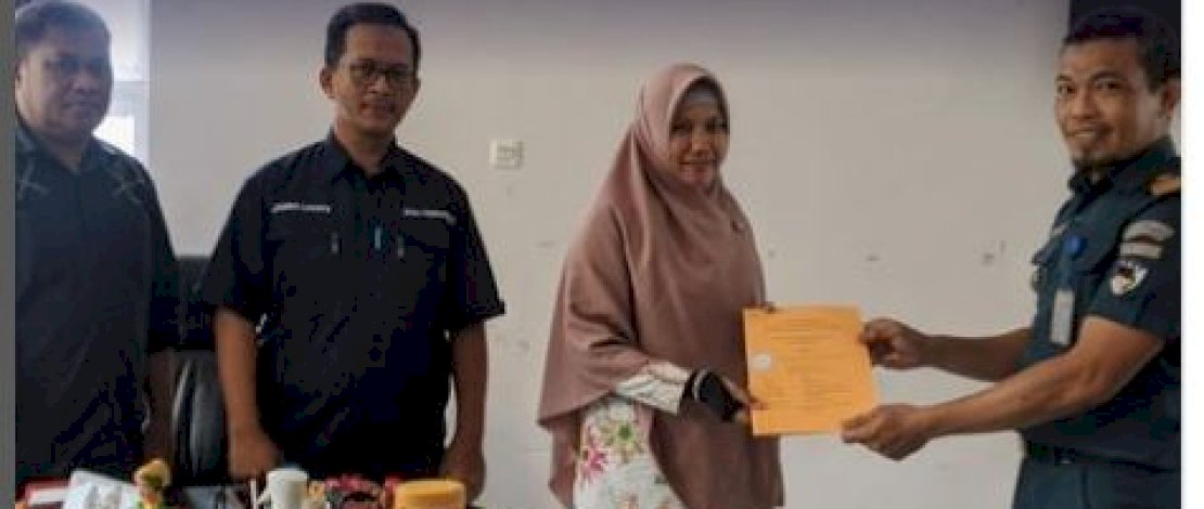 Kadishub&nbsp;Makassar Tandatangan&nbsp; Berkas Balik Nama Kapal Banawa Nusantara 27