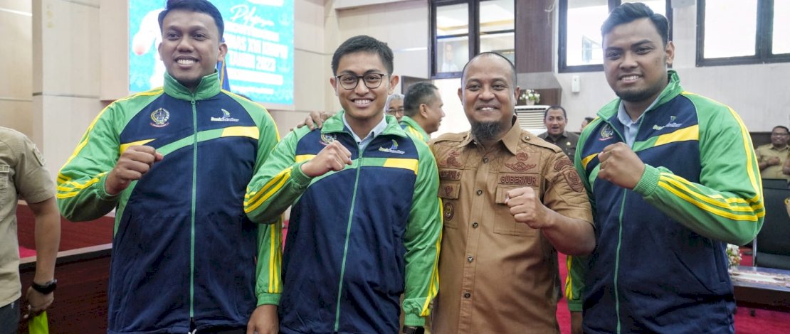 Gubernur Sulsel, Andi Sudirman Sulaiman, melepas atlet yang akan berlaga di Pekan Olahraga Nasional (Pornas) XVI Korpri Tahun 2023, yang akan digelar di Semarang, Jawa Tengah, 13 - 23 Juli 2023. 