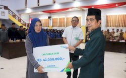 Wabup Saiful Arif Serahkan Santunan kepada Ahli Waris Almarhum Jaruddin